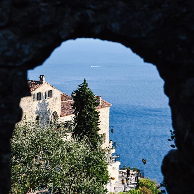 Family terraces and cafés for calm evenings in Toronto